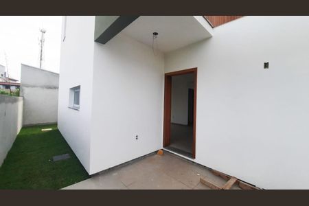 4_photo/952725cee7.014d739fb69e46b1-ATLAS-aac2c298-978c-4656-9f6d-df738366e9f5.jpg de casa à venda com 3 quartos, 131m² em Pântano do Sul, Florianópolis