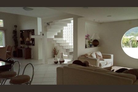 3_photo/952725cf99.eb4747a7722cd593-ATLAS-65f8f979-78c8-41e8-b5d1-210c98dad7c8.jpg de casa para alugar com 3 quartos, 260m² em Praia Acores, Florianópolis