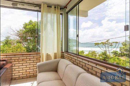 7_photo/952725df0f.ae3b18c23d5eb7a5-ATLAS-64eec2bc-851e-41fc-b8d4-b35e3b6b7a4d.jpg de casa à venda com 4 quartos, 280m² em Praia Acores, Florianópolis