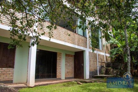 24_photo/952725df0f.ae3b18c23d5eb7a5-ATLAS-78e87775-5250-49e4-ab16-e78bc6a8cc2c.jpg de casa à venda com 4 quartos, 280m² em Praia Acores, Florianópolis