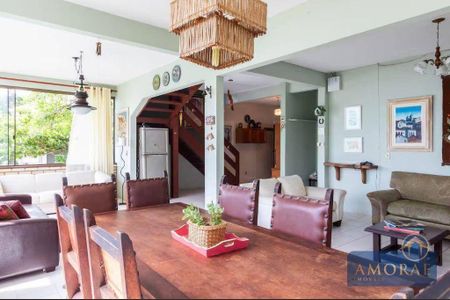 3_photo/952725df0f.ae3b18c23d5eb7a5-ATLAS-e1b823dd-af99-4ce9-93c1-1e8b7286adbc.jpg de casa à venda com 4 quartos, 280m² em Praia Acores, Florianópolis