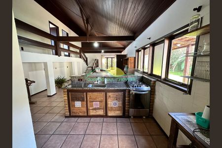 7_photo/95272f9a2d.8ae1cb5ed2a1280b-ATLAS-7ac67002-461f-475a-be5f-2db3aecfdad8.jpg de casa à venda com 4 quartos, 280m² em Canto, Florianópolis