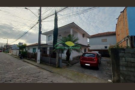 6_photo/95273086a3.ceff8192393c33de-ATLAS-d84b98e2-5996-4e0f-96dd-67a12d19df81.jpg de casa à venda com 3 quartos, 223m² em Tapera, Florianópolis