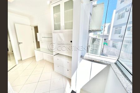 6_photo/95273795b1.d505c9d9834fda44-ATLAS-20dfb6ac-5047-4977-a5e5-aa042a3cef53.jpg de apartamento à venda com 3 quartos, 115m² em Coqueiros, Florianópolis