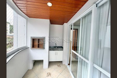 11_photo/95273795b1.d505c9d9834fda44-ATLAS-e74cbf97-69e1-4703-bfa6-3ab98201e409.jpg de apartamento à venda com 3 quartos, 115m² em Coqueiros, Florianópolis