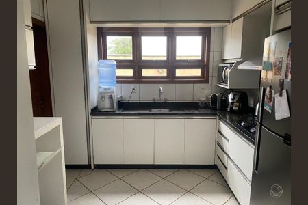 4_photo/9527379607.2008f600ea595daf-ATLAS-bbeec1eb-0cc2-4bf5-9a82-3ad3e701f703.jpg de casa à venda com 4 quartos, 276m² em Coqueiros, Florianópolis