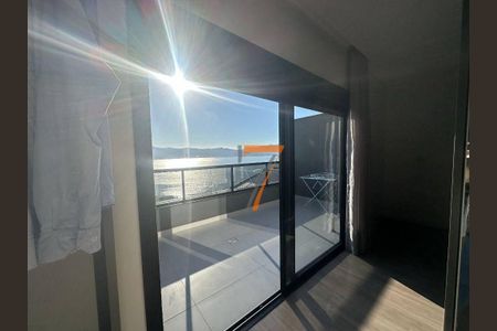 47_photo/9527379799.3f92b37a2cf2d8bf-ATLAS-cc9d14e4-ec13-42ee-b43a-332a57cdc5ef.jpg de apartamento à venda com 2 quartos, 127m² em Coqueiros, Florianópolis