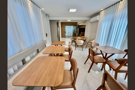 9_photo/95273797d9.e8fbe3f827154e45-ATLAS-5c58d27e-bf79-4745-8432-e417ad2fec00.jpg de apartamento à venda com 2 quartos, 72m² em Coqueiros, Florianópolis