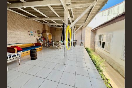 11_photo/95273797dd.07f29284d16cc936-ATLAS-4e559074-eb74-4c33-bdbc-67dcddfdff1a.jpg de casa à venda com 4 quartos, 208m² em Coqueiros, Florianópolis