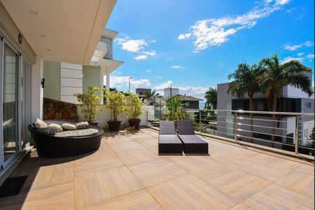 45_photo/95273797e9.007d8801227075bf-ATLAS-b066bb57-d3b6-4e2e-b907-8b708da971e9.jpg de casa à venda com 4 quartos, 417m² em Coqueiros, Florianópolis