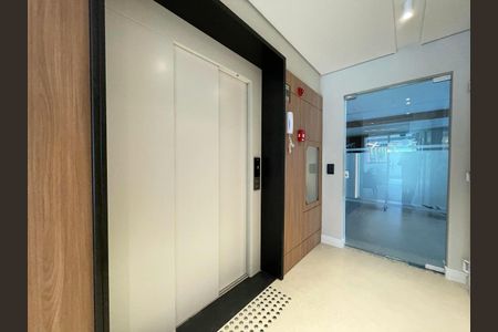 42_photo/95273797ef.0e103d5bab80e48b-ATLAS-fb2109ed-275f-4e50-9621-e4e710cf8052.jpg de apartamento para alugar com 2 quartos, 64m² em Coqueiros, Florianópolis