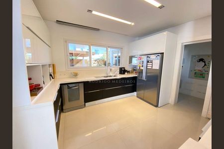 6_photo/952737a5a5.74a96c0b2c4b8c29-ATLAS-0e2d9e9a-2cb6-47f4-afb2-61c251d9245d.jpg de casa à venda com 4 quartos, 900m² em Coqueiros, Florianópolis