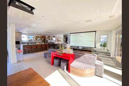 9_photo/952737a5a5.74a96c0b2c4b8c29-ATLAS-2a815dc1-da64-43bc-b808-1c3efa3f97bf.jpg de casa à venda com 4 quartos, 900m² em Coqueiros, Florianópolis