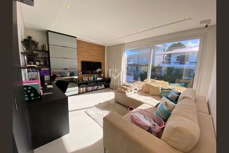 40_photo/952737a5a5.74a96c0b2c4b8c29-ATLAS-7aeab480-cb12-428e-b908-4e01b80acdb8.jpg de casa à venda com 4 quartos, 900m² em Coqueiros, Florianópolis