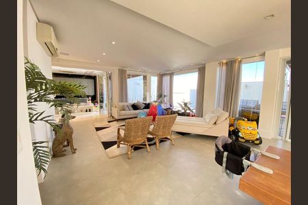 20_photo/952737a5a5.74a96c0b2c4b8c29-ATLAS-d5ca3fa5-f724-4a22-961f-89d599e8b3c6.jpg de casa à venda com 4 quartos, 900m² em Coqueiros, Florianópolis