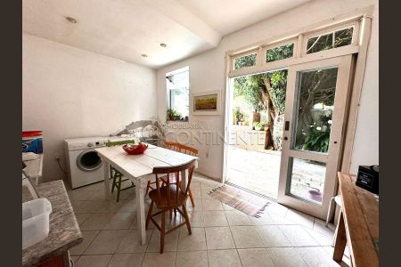 11_photo/952737a5a7.1aa5b8f538f3adaf-ATLAS-2ff6e1b9-2fbf-4a13-9958-47937033dae7.jpg de casa à venda com 3 quartos, 271m² em Coqueiros, Florianópolis