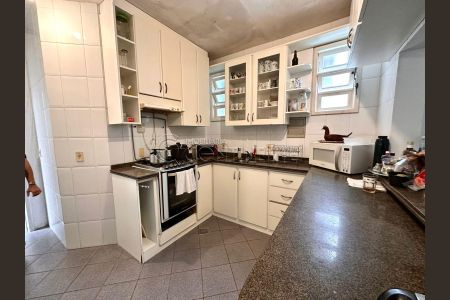 8_photo/952737a5a7.1aa5b8f538f3adaf-ATLAS-5bc2ca8b-943d-492b-beae-bb13b4985ef5.jpg de casa à venda com 3 quartos, 271m² em Coqueiros, Florianópolis