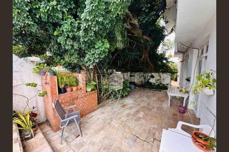23_photo/952737a5a7.1aa5b8f538f3adaf-ATLAS-eb9b68d2-81a7-45a6-8a32-478e5f874062.jpg de casa à venda com 3 quartos, 271m² em Coqueiros, Florianópolis