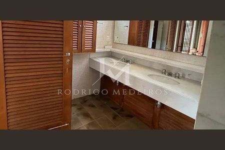 7_photo/952737a5ad.aef4de6394ba8e6d-ATLAS-547af898-31a4-4bcb-ad0c-5b31a8fa2ab4.jpg de casa à venda com 4 quartos, 300m² em Coqueiros, Florianópolis