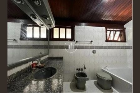 19_photo/952737b0d7.32a8019b0364636a-ATLAS-d2d7231e-8cfe-4209-9665-eaffa4d8fb53.jpg de casa à venda com 5 quartos, 406m² em Abraão, Florianópolis