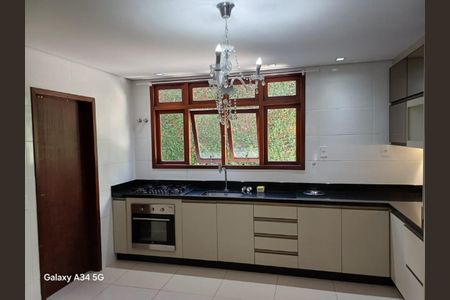 9_photo/952737b0d7.4f01e810a805cb87-ATLAS-4fc9ef30-8d35-408c-a9f9-02c29b77439e.jpg de casa à venda com 5 quartos, 161m² em Abraão, Florianópolis