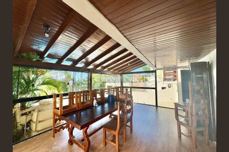 43_photo/952737b0d7.4f01e810a805cb87-ATLAS-ce5657fe-51da-4e11-82ba-e07d2a9cd8c1.jpg de casa à venda com 5 quartos, 161m² em Abraão, Florianópolis