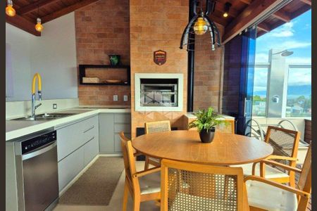 5_photo/952737b145.ff814dd41d6488d0-ATLAS-e6fe42e1-37d2-4f2a-8952-6539f1b7ca3e.jpg de casa para alugar com 3 quartos, 232m² em Abraão, Florianópolis