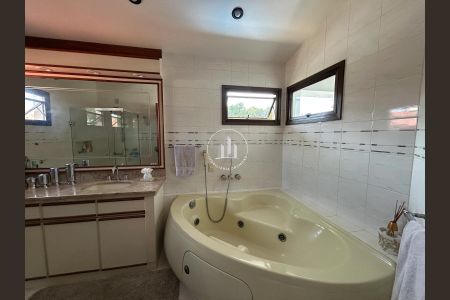 17_photo/952737b18d.f9fd596f8c1c84e9-ATLAS-ca737d65-5d9c-4ef2-b9db-2eec09095dcb.jpg de casa à venda com 5 quartos, 376m² em Itaguaçu, Florianópolis