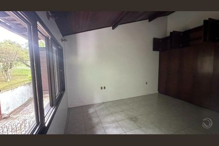 38_photo/952737b1a1.e7056842b54bb805-ATLAS-8d0d5abd-71d9-4880-8358-ee5dc423feac.jpg de casa à venda com 5 quartos, 231m² em Itaguaçu, Florianópolis
