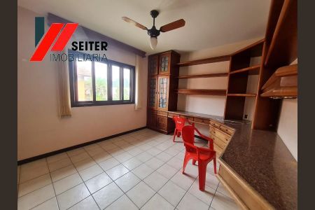 4_photo/952737b1e3.7a37549eceeba21f-ATLAS-e0692399-e26f-463e-af0a-fe2eac91cc3e.jpg de casa para alugar com 5 quartos, 360m² em Itaguaçu, Florianópolis