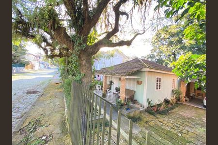 1_photo/952737b30b.2a17df7df6ae08cb-ATLAS-0b3b222c-447e-4eba-a58f-3f9b50ce49e6.jpg de casa à venda com 3 quartos, 327m² em Bom Abrigo, Florianópolis