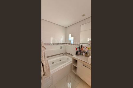 18_photo/952737b3a1.83fa443d0a3e7663-ATLAS-b5cd0d19-d24e-4348-b9f7-19b6749d667f.jpg de casa à venda com 3 quartos, 306m² em Bom Abrigo, Florianópolis