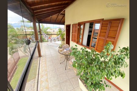 28_photo/952737b3b5.7249761259ddfa30-ATLAS-7be408a8-e7c6-494b-ad14-bd5b05354ce7.jpg de casa à venda com 4 quartos, 254m² em Itaguaçu, Florianópolis