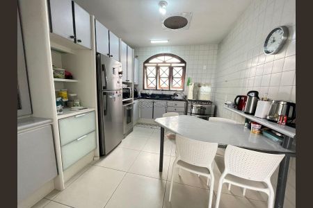 32_photo/952737b407.fe96b63aec789ef1-ATLAS-dfb1f0f3-4d5f-42ad-adb4-0dd2be699d2f.jpg de casa à venda com 4 quartos, 241m² em Bom Abrigo, Florianópolis