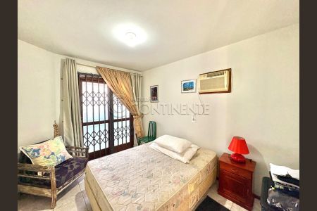 27_photo/952737b5f1.08798e92c4495a9b-ATLAS-e54f984d-49db-49b7-85ba-2a0a076cddaf.jpg de casa à venda com 5 quartos, 118m² em Abraão, Florianópolis