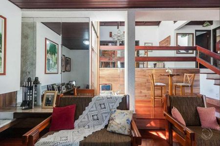 10_photo/952737b72f.04f4efb4ec0e2ec3-ATLAS-35409975-d5b0-4ebb-8a4a-b2cd861d333c.jpg de casa à venda com 4 quartos, 280m² em Abraão, Florianópolis