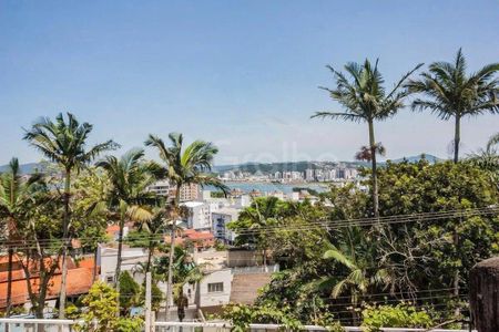 31_photo/952737b72f.04f4efb4ec0e2ec3-ATLAS-8972a2a2-0ea6-435f-af58-eb1502022aed.jpg de casa à venda com 4 quartos, 280m² em Abraão, Florianópolis