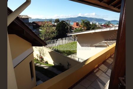 21_photo/952737b7f5.cadf0cb480790de5-ATLAS-b86b69b7-eab6-4de3-9289-eedde16bac49.jpg de casa à venda com 3 quartos, 250m² em Coqueiros, Florianópolis