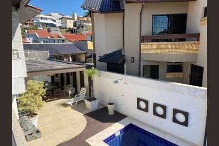 16_photo/952737bac5.1bb529b01f5e602e-ATLAS-e90b4f45-77d4-4891-b228-d9714089bf82.jpg de casa à venda com 6 quartos, 900m² em Coqueiros, Florianópolis