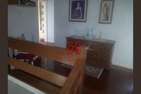 8_photo/952737bc2f.b88e781a7551a754-ATLAS-2f36019e-97c7-4a9f-ac77-e2efe4d3dc18.jpg de casa à venda com 4 quartos, 288m² em Coqueiros, Florianópolis