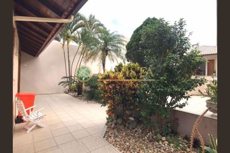 19_photo/952737bc45.7a7369454b016c0a-ATLAS-2e70d038-a249-41b5-855f-cafaa93baee6.jpg de casa à venda com 4 quartos, 325m² em Coqueiros, Florianópolis