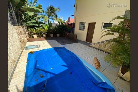 38_photo/952737bcfd.79518a11401aeb31-ATLAS-ffeaa944-8ec0-4c40-9b3d-495c9d44070f.jpg de casa à venda com 3 quartos, 250m² em Coqueiros, Florianópolis