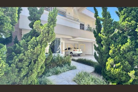 37_photo/952737bd21.ae3d86bef28e162d-ATLAS-93c032b3-1a20-43cc-877e-9670454efa70.jpg de casa à venda com 3 quartos, 330m² em Coqueiros, Florianópolis