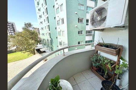 2_photo/952737bd6f.4bf1cafe760735e6-ATLAS-10ff454d-7bb0-4a73-a2a4-8ccf0ca1fab9.jpg de apartamento à venda com 3 quartos, 92m² em Coqueiros, Florianópolis