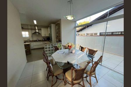 8_photo/952737be2f.1ee954665fa22826-ATLAS-ab8c8289-84fb-4939-b588-475bc9e40c8a.jpg de casa à venda com 5 quartos, 340m² em Coqueiros, Florianópolis