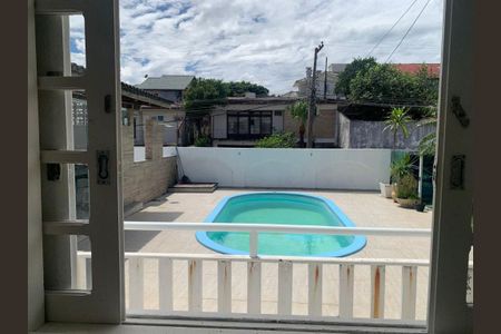 6_photo/952737be31.5cacb5cd1a05b02e-ATLAS-ad5d3d1e-bb12-435b-acd2-4e90364a19ae.jpg de casa para alugar com 4 quartos, 170m² em Coqueiros, Florianópolis