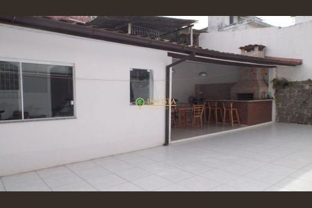2_photo/952737bedf.16787a6ea0be7e8a-ATLAS-afff6dab-176c-44a4-9eef-cf23f15c00d6.jpg de casa à venda com 4 quartos, 240m² em Coqueiros, Florianópolis