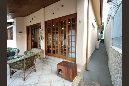 20_photo/952737bfcd.62e8321271ffcb76-ATLAS-cafd230c-1d01-47ca-8a4c-e446bb0e857f.jpg de casa à venda com 4 quartos, 305m² em Coqueiros, Florianópolis