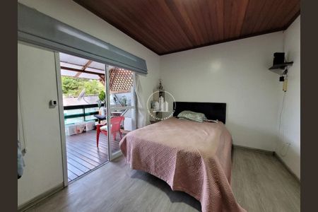 10_photo/952737c3a5.2832257cbb3df2c4-ATLAS-fa136fb4-edb3-438c-827a-d8f61cfdafb7.jpg de casa à venda com 3 quartos, 210m² em Capoeiras, Florianópolis