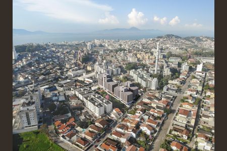 3_photo/952737c40f.a29b7c6bf6298842-ATLAS-e8c71fe2-e767-4556-afc4-53994ca96e76.jpg de apartamento à venda com 2 quartos, 64m² em Estreito, Florianópolis